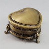 Mosiądzowana szkatułka na biżuterię w kształcie serca 472-4200