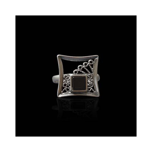 Pierścionek srebrny z onyxem P-13 BA 18/0