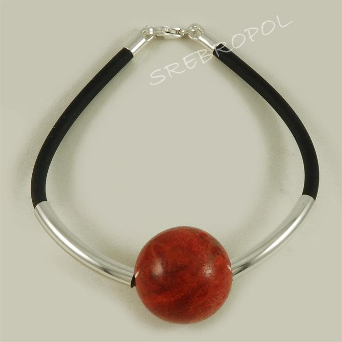 Bransoletka srebrna na kauczuku z koralowcem