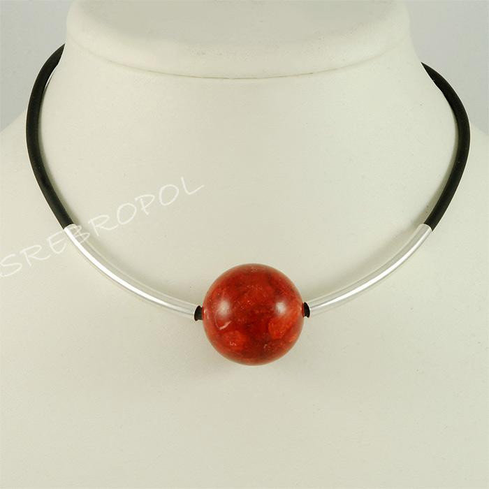 Naszyjnik srebrny na kauczuku z koralowcem