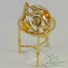 Złota figurka globus z kolorowymi kryształkami swarovskiego 366-0185