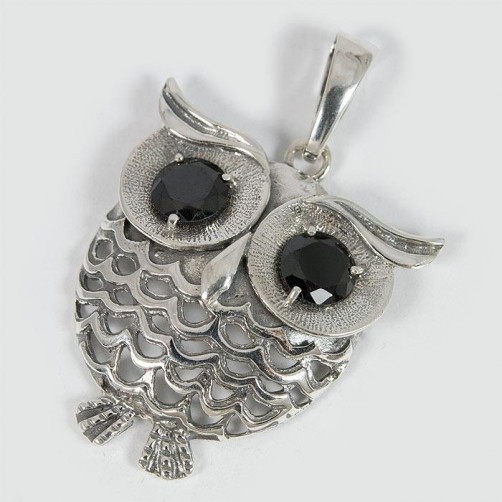 Wisiorek srebrny sowa z ciemnymi oczami W29/0
