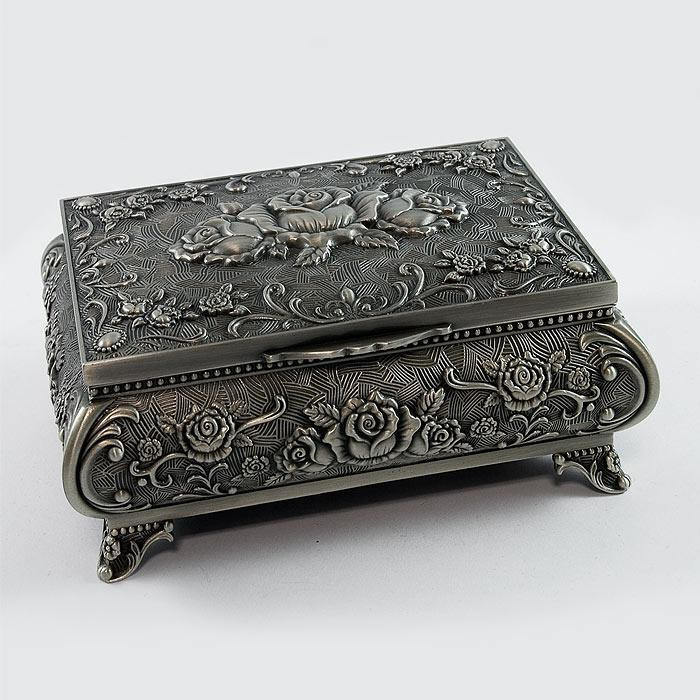 Szkatułka cynowana z różyczkami 461-4725