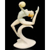 Figurka porcelanowa atletka z piłeczką