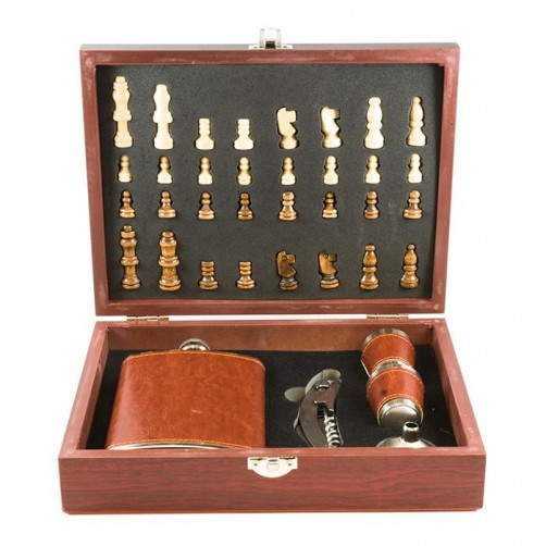 Zestaw piersiówka, scyzoryk, kieliszki, lejek i szachy - drewniana kaseta 6-4506
