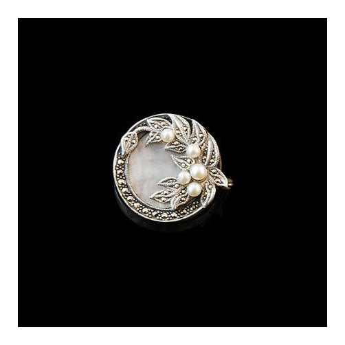 Broszka srebrna z masą perłową BR JA 76/0 13.4g