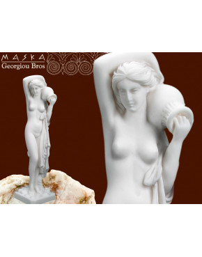 Kobieta z dzbanem -alabaster grecki