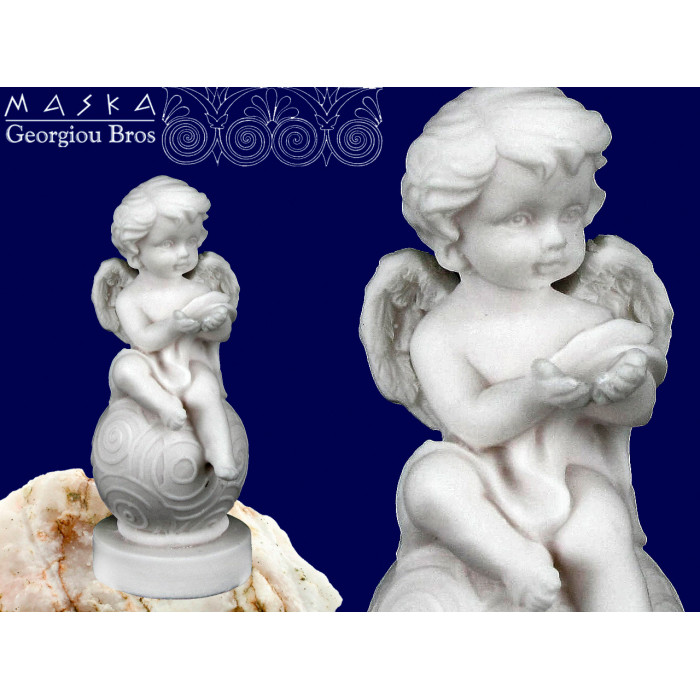 Aniołek na kuli -alabaster grecki