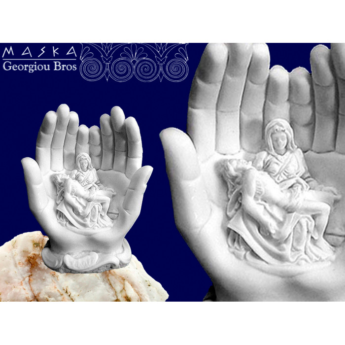 Pieta w dłoniach -alabaster grecki