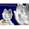 Pieta w dłoniach -alabaster grecki