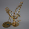 Złota figurka jastrząb z kryształkami swarovskiego 122-0081