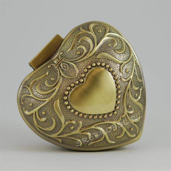 Mosiądzowana szkatułka na biżuterię w kształcie serca 472-4198