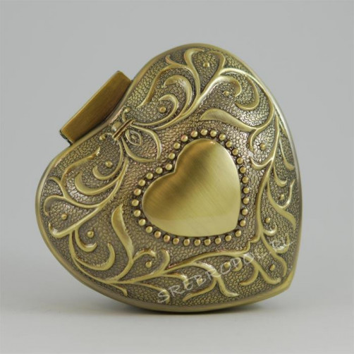 Mosiądzowana szkatułka na biżuterię w kształcie serca 472-4198