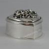 Posrebrzana szkatułka na biżuterię w kształcie serca 472-4007