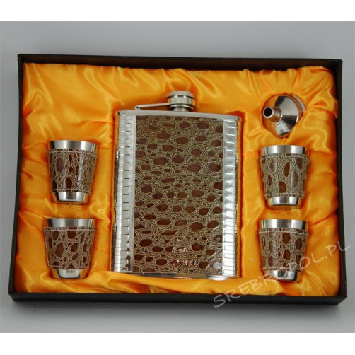 Zestaw piersiówka+kieliszki+lejek 6.3042