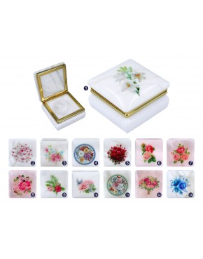 Kasetka alabastrowa kwadratowa 6x6cm (w pudełku)