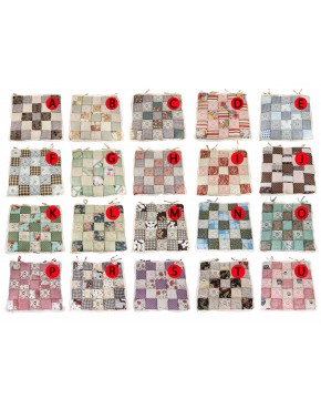 Poduszka na krzesełko - motyw kwadracików z koronką 021-1036