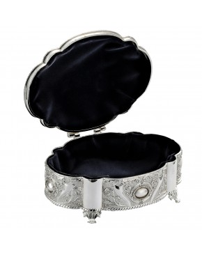 Szkatułka posrebrzana na biżuterię owalna bogato zdobiona elegancka