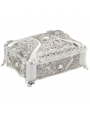 szkatułka posrebrzana na biżuterię z ciemnym welurem otwarta elegancka