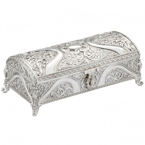 szkatułka posrebrzana podłużna zamknięta z ornamentami elegancka