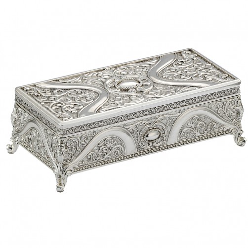 Szkatułka posrebrzana mała na biżuterię bogato zdobiona zamknięta