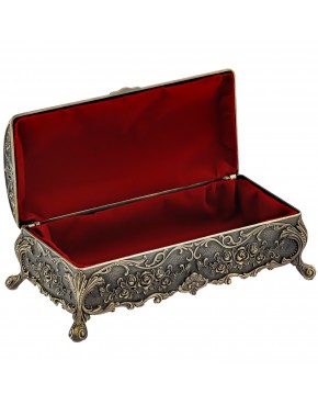 Szkatułka mosiądzowana na biżuterię na nóżkach z mlecznymi zdobieniami elegancka