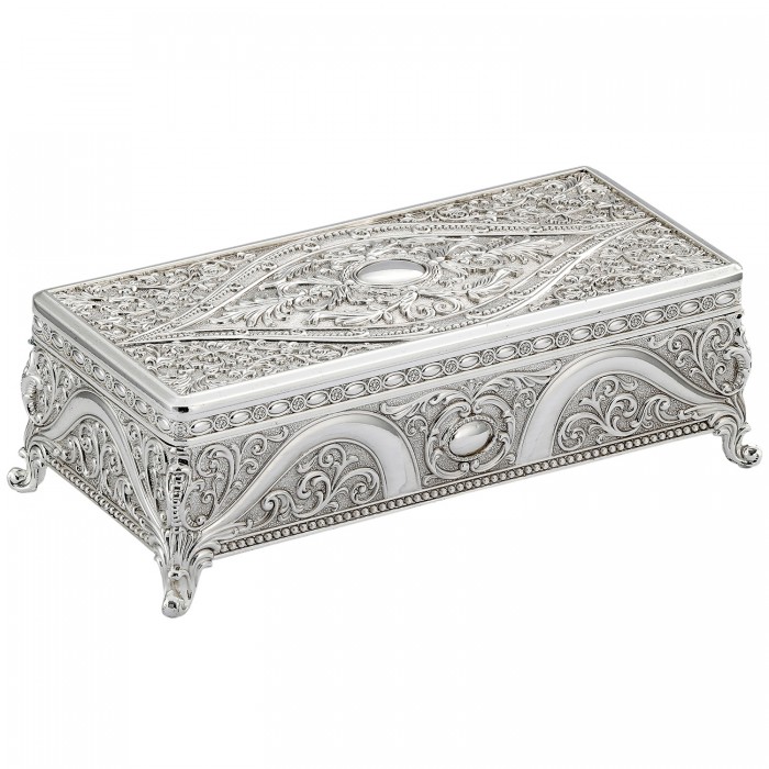 bogato zdobiona szkatułka posrebrzana na biżuterię na nóżkach barokowa zamknięta