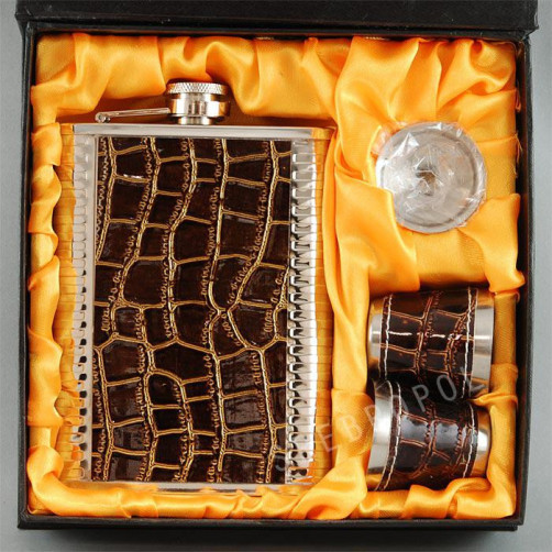 Zestaw piersiówka+kieliszki+lejek 6.8016