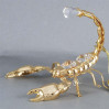 Złota figurka skorpion z kryształkami swarovskiego 122-0012