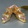 Złota figurka buciki z kryształkami swarovskiego 122-0223