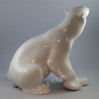 Siedzący niedźwiedź polarny ŁOMONOSOW 571-0001