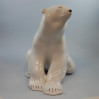 Siedzący niedźwiedź polarny ŁOMONOSOW 571-0001