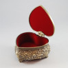 Mosiądzowana szkatułka na biżuterię w kształcie serca 461-4750