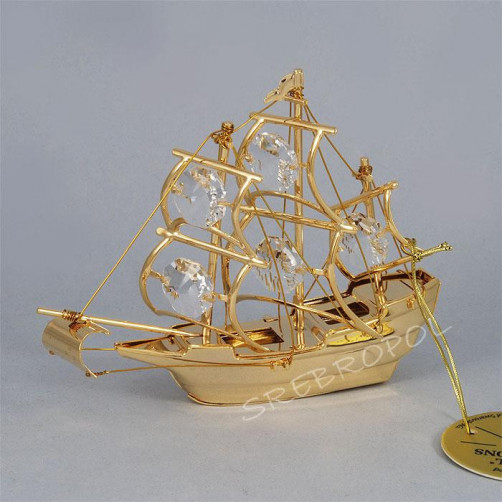 Złota figurka statek z kryształkami swarovskiego 122-0099