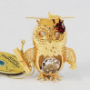 Złota figurka sowa z dyplomem z kryształkami swarovskiego 122-0248